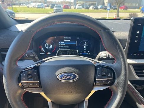 Used 2025 Ford Explorer ST-Line w/ ST-Line Street Pack AWD/4WD image 42