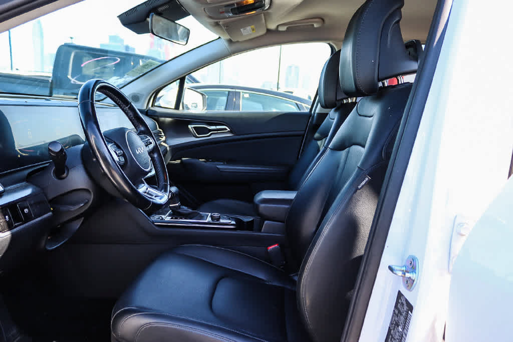 Used 2024 Kia Sportage EX FWD image 16