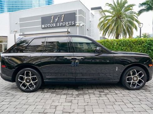 Used 2020 Rolls-Royce Cullinan Black Badge image 31