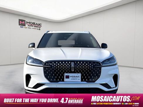 Used 2025 Lincoln Aviator Reserve AWD/4WD image 9