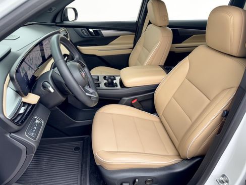 Used 2025 Buick Enclave Preferred w/ LPO, Floor Liner Package FWD image 5