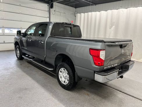 Used 2017 Nissan Titan SV AWD/4WD image 6