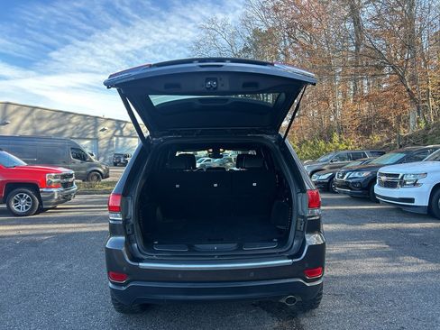 Used 2018 Jeep Grand Cherokee Limited image 9