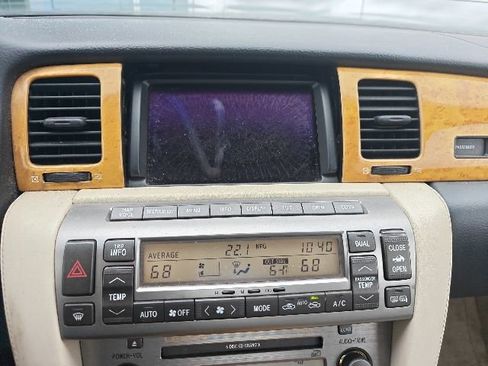 Used 2002 Lexus SC 430 Convertible image 10