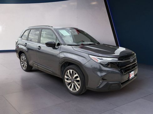 Used 2025 Subaru Forester Touring image 7