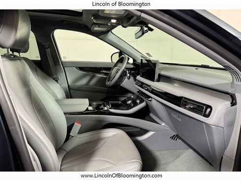 Certified 2023 Lincoln Nautilus Reserve w/ Luxury Package image 18