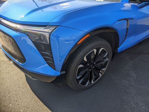 New 2025 Chevrolet Blazer EV RS image 10