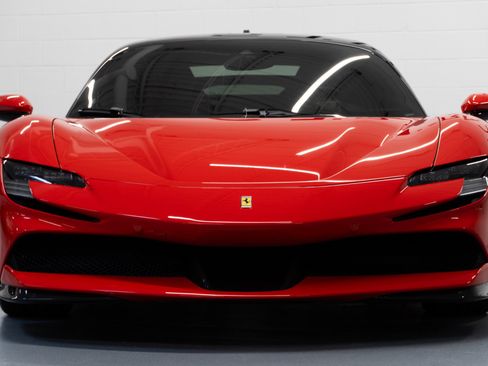 Used 2022 Ferrari SF90 Stradale AWD/4WD image 2