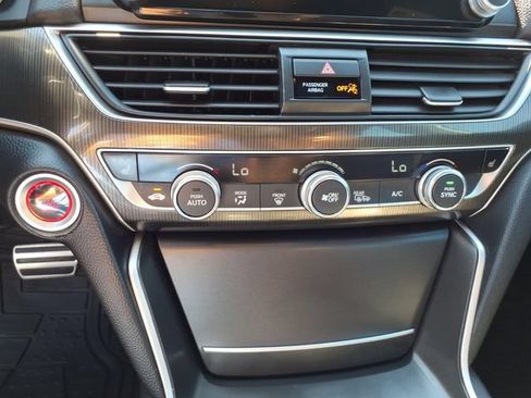 Used 2018 Honda Accord Sport image 13