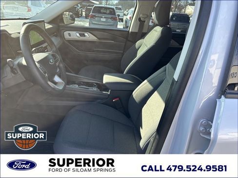 Used 2025 Ford Explorer Active image 15