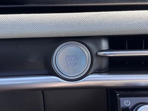 Certified 2025 Hyundai Santa Cruz Limited image 32