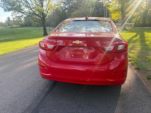 Used 2016 Chevrolet Cruze LT w/ Convenience Package image 7