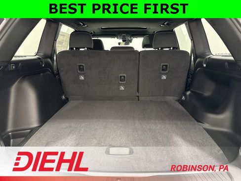 New 2025 Jeep Grand Cherokee Laredo image 9