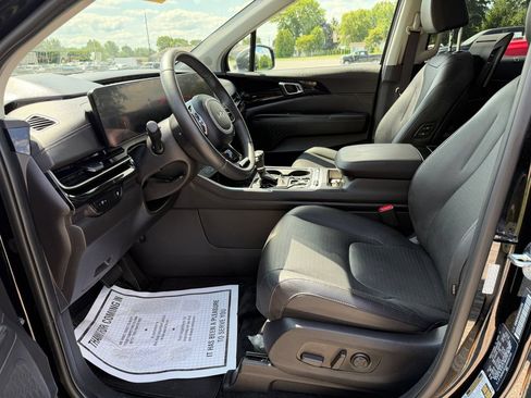 Used 2025 Kia Carnival SX Prestige FWD image 3