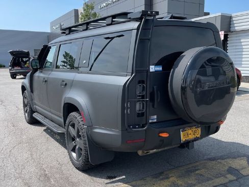 Used 2023 Land Rover Defender 130 SE AWD/4WD image 3