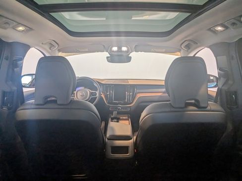 Used 2023 Volvo XC60 B5 Plus image 30