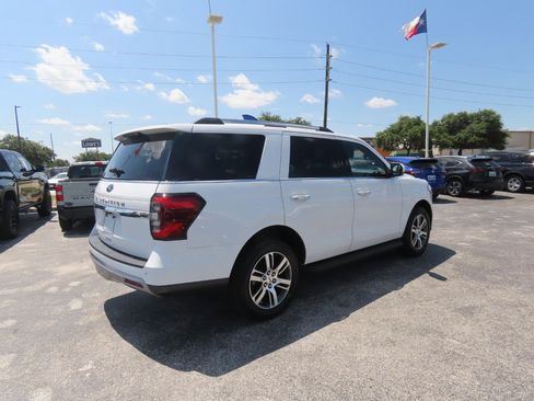 Used 2024 Ford Expedition Limited AWD/4WD image 10