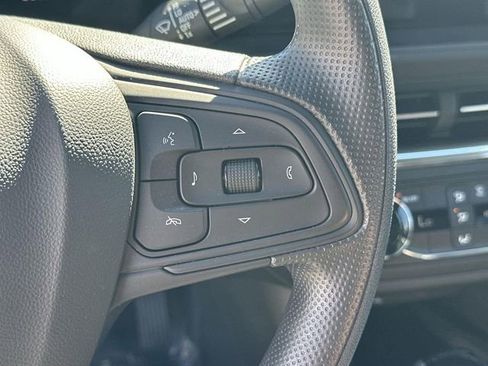Used 2025 Buick Envista Preferred w/ Convenience II Package FWD image 34