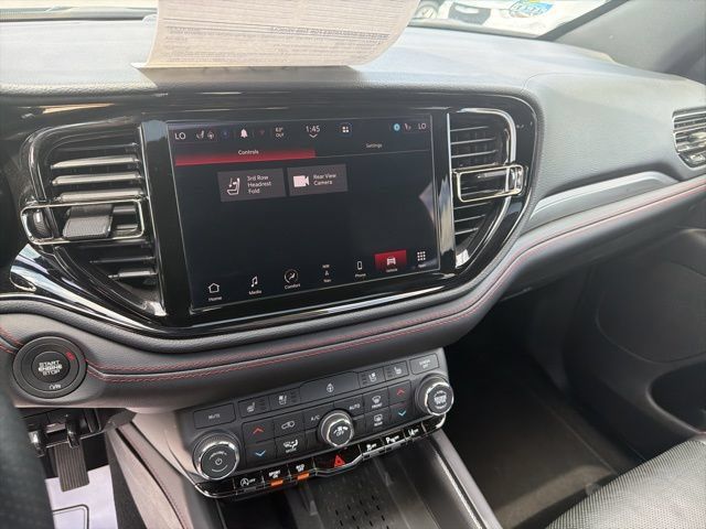 Used 2025 Dodge Durango GT AWD/4WD image 31