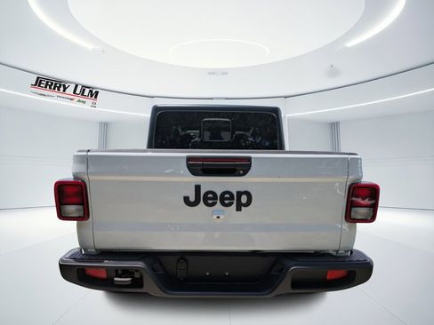 New 2025 Jeep Gladiator Sport image 3