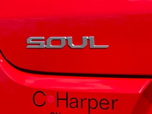 Certified 2023 Kia Soul LX w/ LX Technology Package FWD image 17