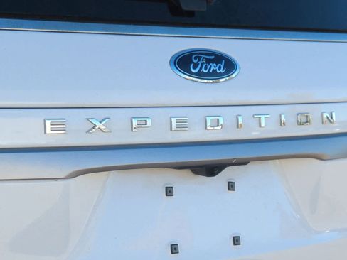 Certified 2022 Ford Expedition XLT image 13