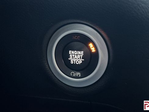 Used 2019 Chrysler Pacifica Touring Plus w/ S Appearance Package image 31