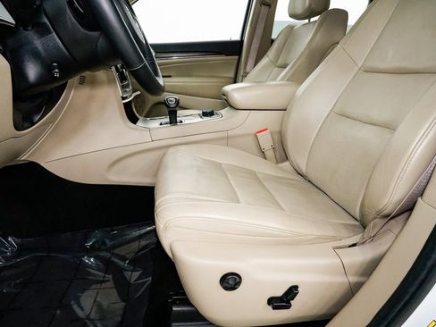 Used 2014 Jeep Grand Cherokee Limited w/ Luxury Group II image 11