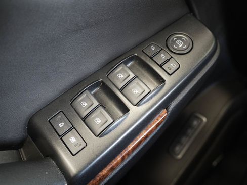 Used 2020 Chevrolet Suburban Premier AWD/4WD image 27