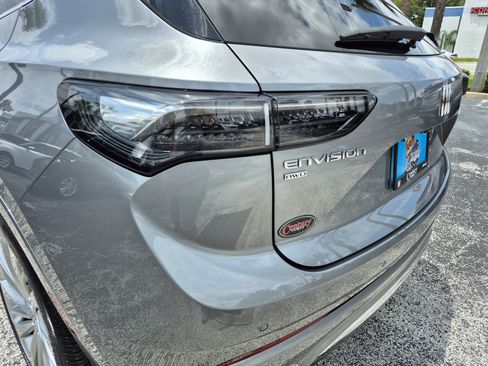 Used 2025 Buick Envision Avenir AWD/4WD image 10