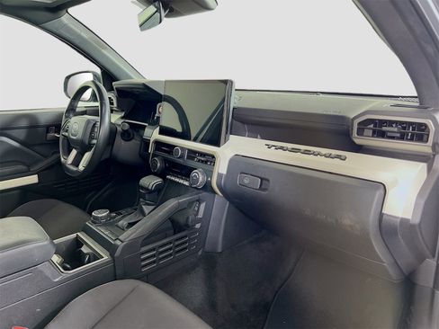 Used 2024 Toyota Tacoma TRD Off-Road image 26