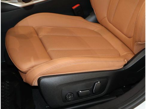 Used 2026 BMW 330i Sedan w/ Convenience Package RWD image 14