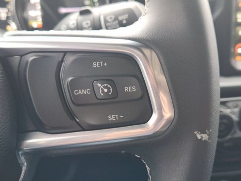 Used 2023 Jeep Wrangler Unlimited Sahara AWD/4WD image 28