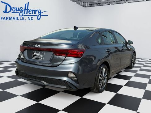Used 2024 Kia Forte LXS w/ LXS Technology Package FWD image 5
