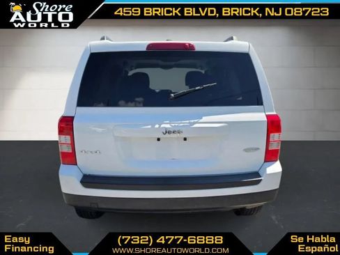 Used 2017 Jeep Patriot Latitude AWD/4WD image 6