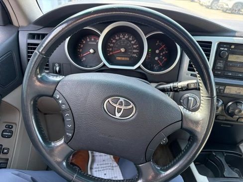 Used 2006 Toyota 4Runner SR5 AWD/4WD image 28