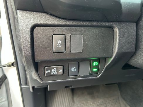 Used 2023 Toyota Tacoma SR image 17