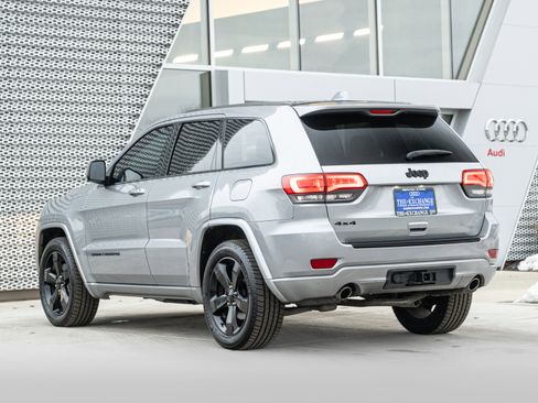 Used 2014 Jeep Grand Cherokee Altitude image 5