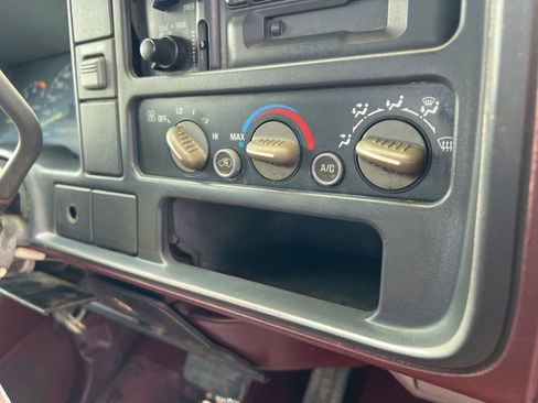 Used 1995 Chevrolet Silverado 3500 2WD Extended Cab image 27