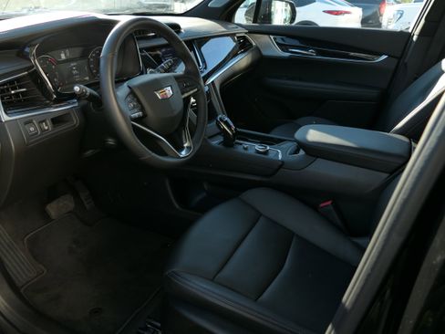 New 2025 Cadillac XT6 Premium Luxury image 13