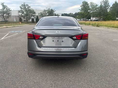 Used 2022 Nissan Altima 2.5 SV FWD image 6