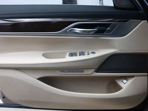 Used 2018 BMW 740i image 51