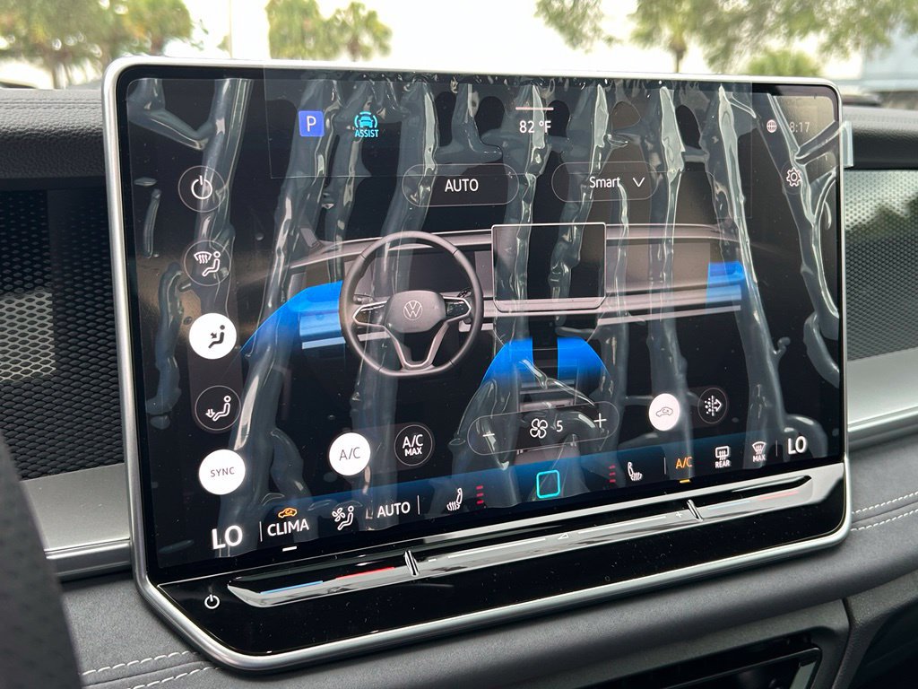 New 2026 Volkswagen Tiguan SE R-Line FWD image 25