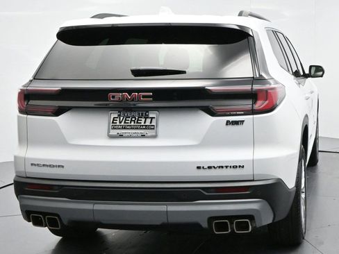 Used 2024 GMC Acadia Elevation w/ Luxury Package FWD image 6