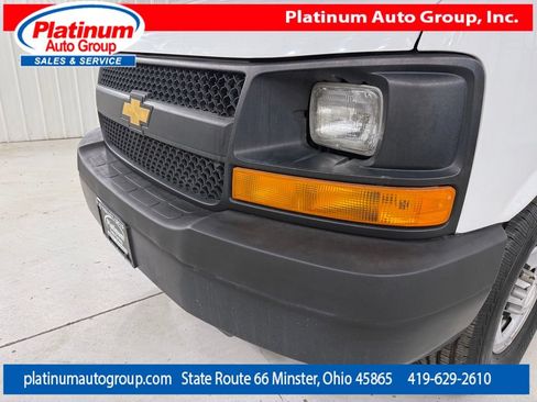 Used 2016 Chevrolet Express 3500 Extended RWD image 48