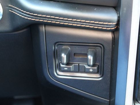 Used 2023 Ford Expedition Platinum image 26