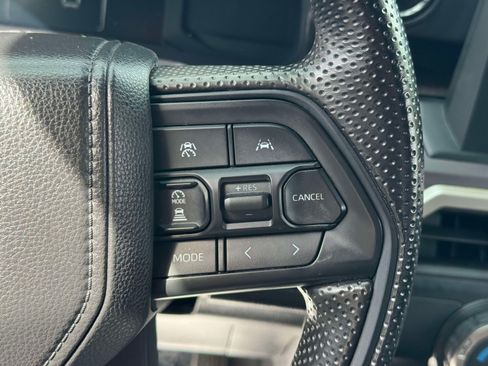 Used 2025 Toyota Tacoma SR5 AWD/4WD image 20