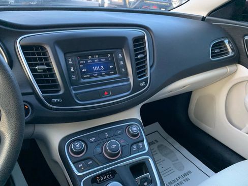 Used 2016 Chrysler 200 Limited FWD image 14