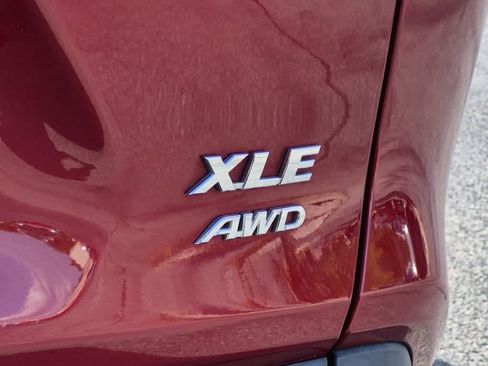 Used 2021 Toyota RAV4 XLE AWD/4WD image 24