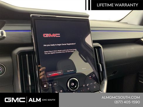 New 2026 GMC Acadia AT4 w/ Luxury Package AWD/4WD image 21
